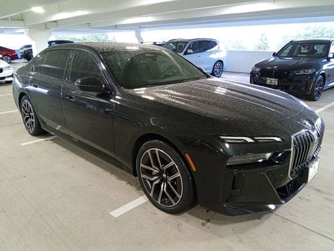 Certified 2024 BMW 740i RWD image 3
