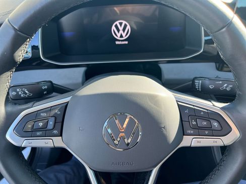 Used 2025 Volkswagen Jetta SE image 27