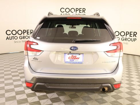 Used 2022 Subaru Forester Premium image 22