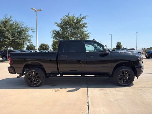 Used 2025 RAM 2500 Big Horn AWD/4WD image 10