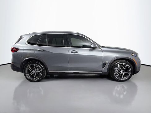 New 2026 BMW X5 xDrive50e image 4