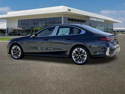 New 2026 BMW 530i w/ Convenience Package RWD image 7