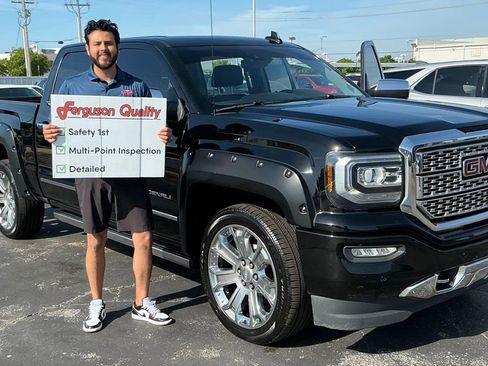 Used 2017 GMC Sierra 1500 Denali w/ Denali Ultimate Package AWD/4WD image 1