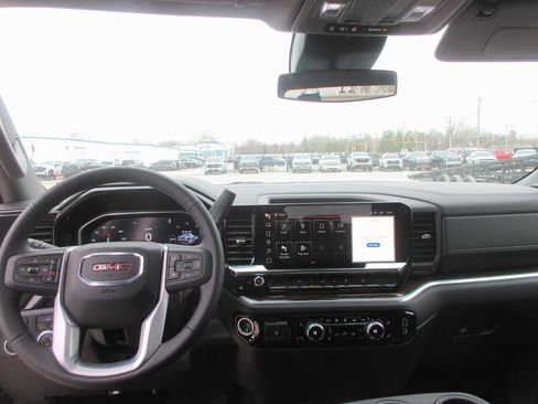 New 2026 GMC Sierra 1500 SLE image 16