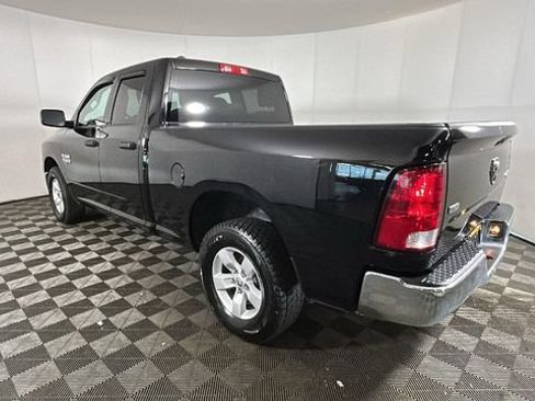 Used 2022 RAM 1500 Classic SLT AWD/4WD image 4