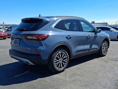 Certified 2025 Ford Escape SE FWD image 6