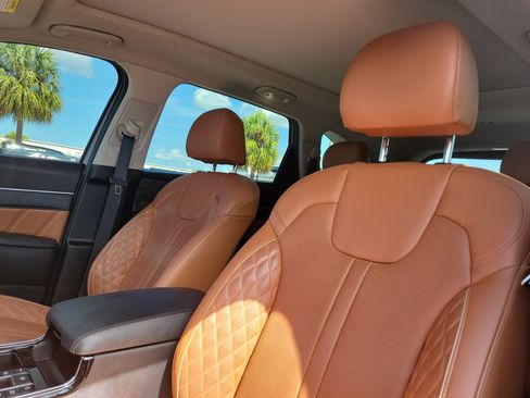 Used 2022 Kia Sorento SX Prestige w/ Rust Color Package AWD/4WD image 23