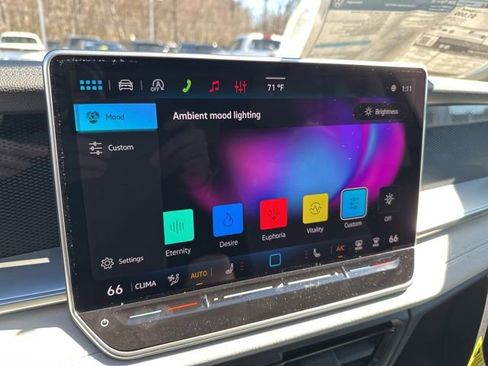 New 2026 Volkswagen Tiguan SE AWD/4WD image 18