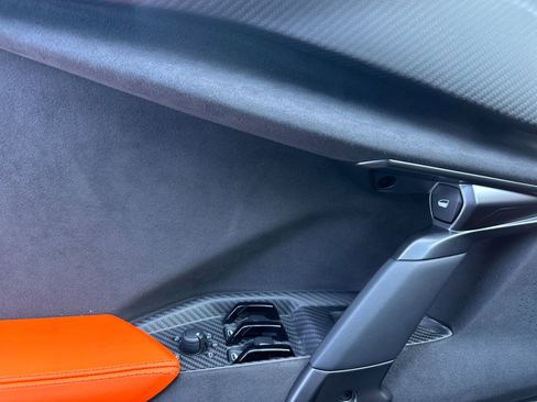 Used 2024 Lamborghini Revuelto image 15