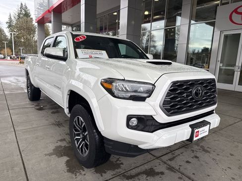 Certified 2023 Toyota Tacoma TRD Sport AWD/4WD image 1
