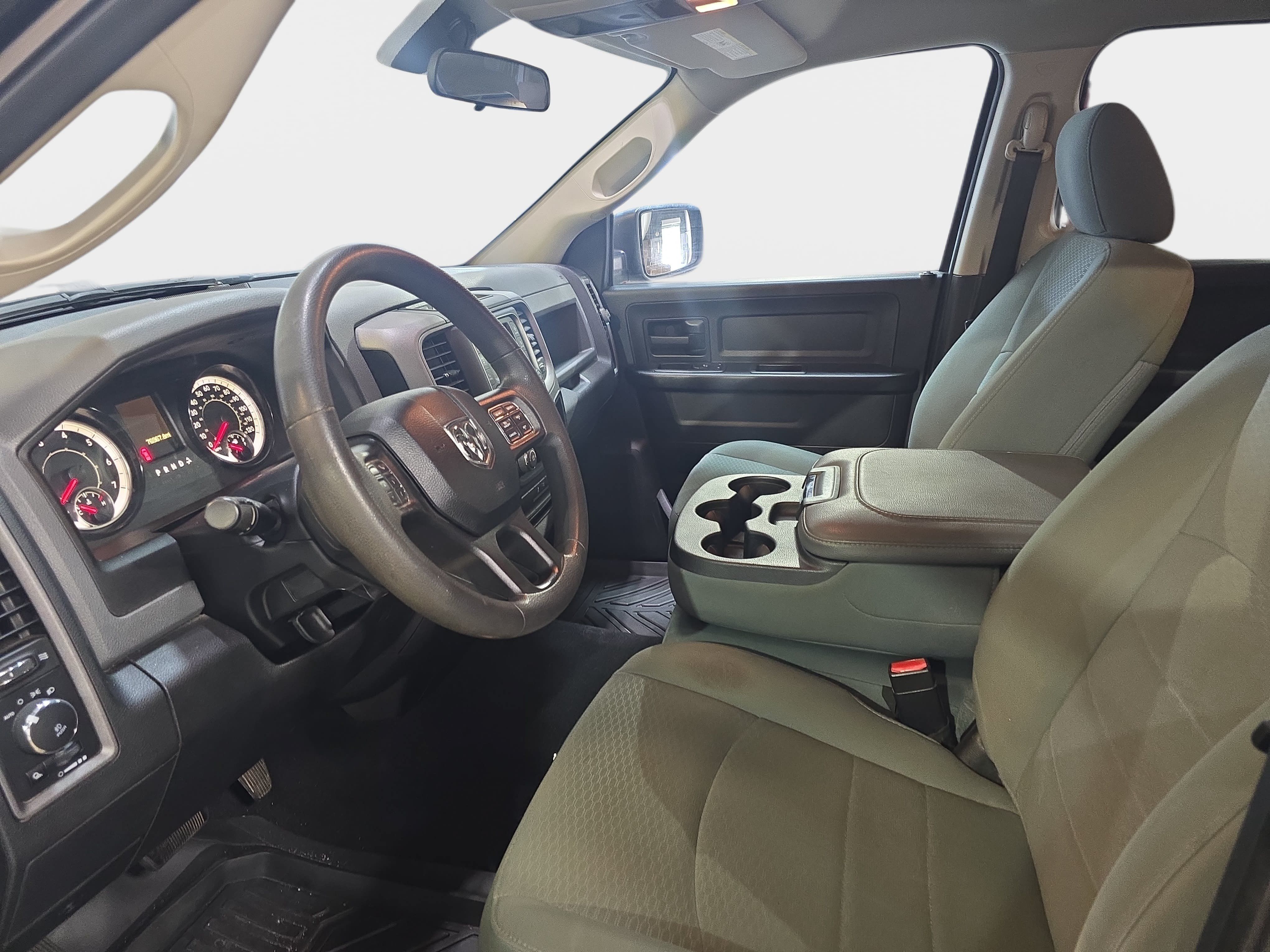 Used 2018 RAM 1500 Express w/ Express Value Package AWD/4WD image 13