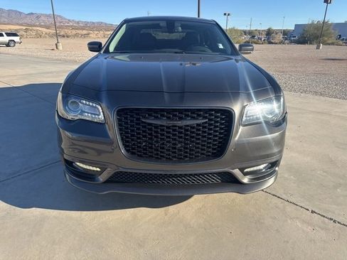 Certified 2022 Chrysler 300 Touring L w/ Comfort Group image 7