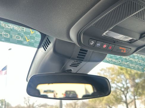 Used 2025 GMC Acadia Elevation image 29