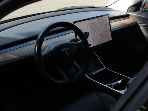 Used 2018 Tesla Model 3 Long Range image 11