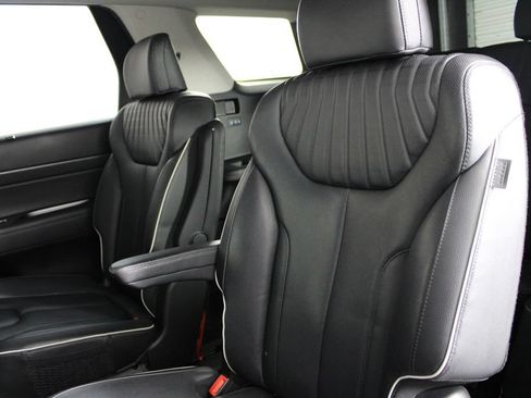 Used 2023 Hyundai Palisade Limited FWD image 21