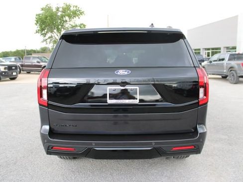 New 2027 Ford Expedition Platinum w/ Stealth Appearance Package AWD/4WD image 4