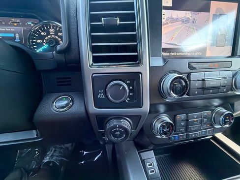 Used 2019 Ford F150 Platinum w/ Equipment Group 701A Luxury AWD/4WD image 30