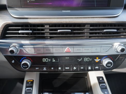 Used 2022 Kia Telluride EX w/ EX Premium Package image 16