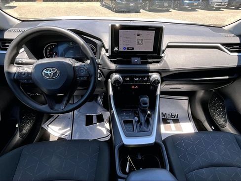 Used 2023 Toyota RAV4 XLE FWD image 11