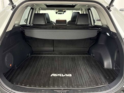Used 2020 Toyota RAV4 Limited image 27