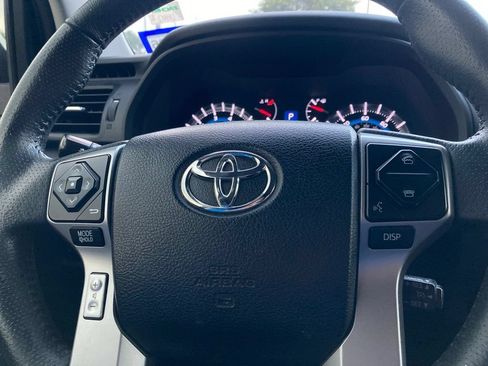 Used 2018 Toyota 4Runner SR5 RWD image 17