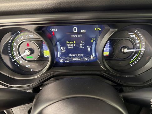 Used 2024 Jeep Wrangler Unlimited w/ Convenience Group AWD/4WD image 11