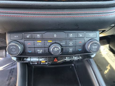 Used 2024 Dodge Durango GT image 15