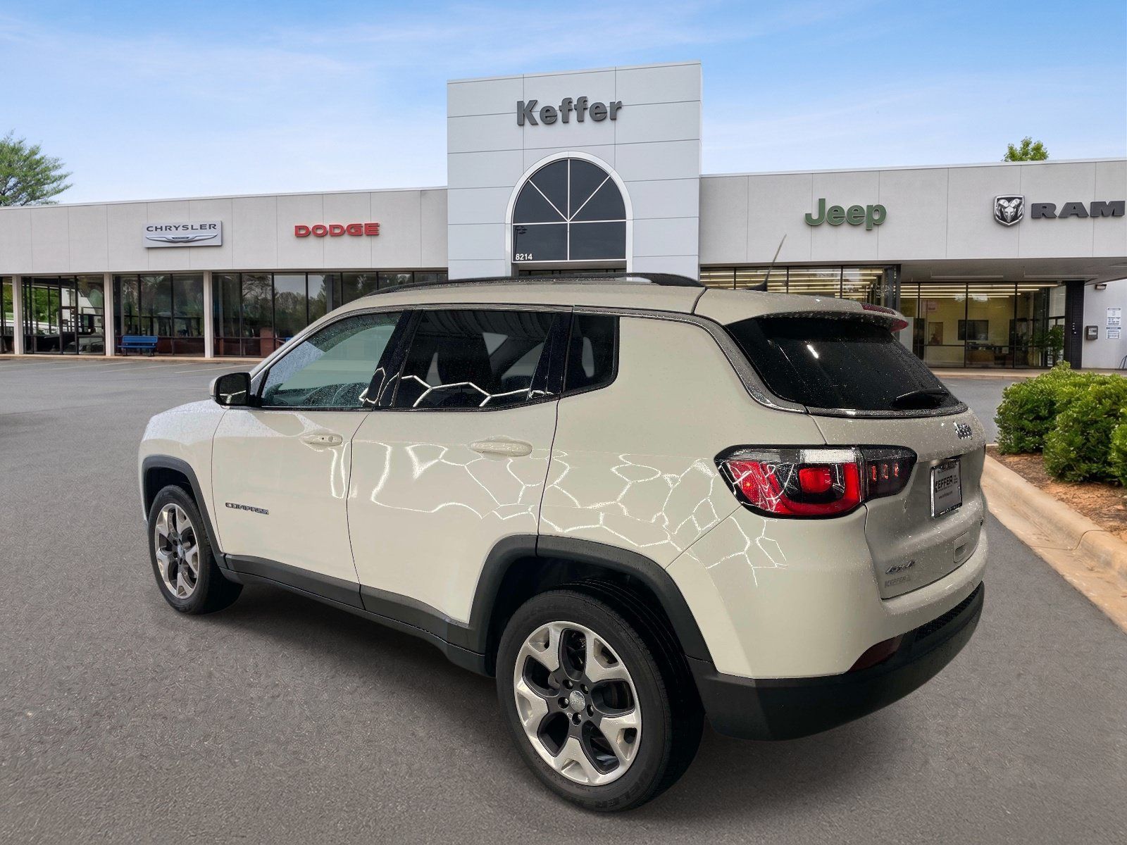 Certified 2017 Jeep Compass Limited w/ Navigation Group AWD/4WD image 4