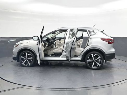 Used 2022 Nissan Rogue Sport SL w/ Premium Package FWD image 40