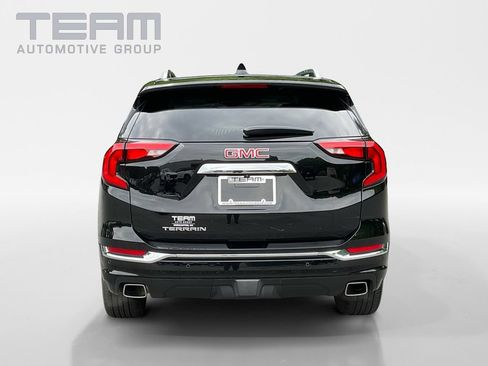 Used 2020 GMC Terrain Denali w/ Denali Premium Package FWD image 6