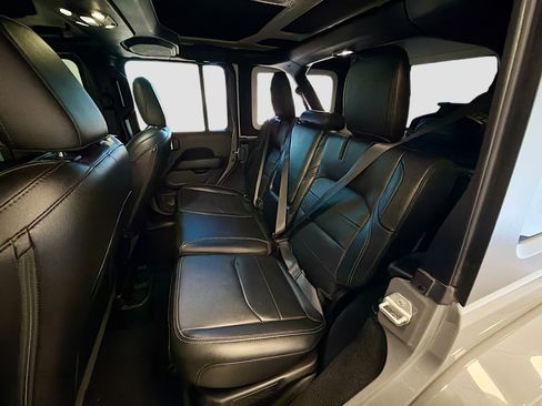 Used 2021 Jeep Wrangler Sahara w/ Cold Weather Group image 28