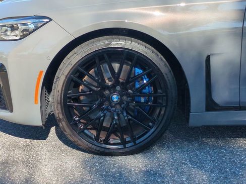 Used 2022 BMW 750i xDrive w/ Executive Package image 12