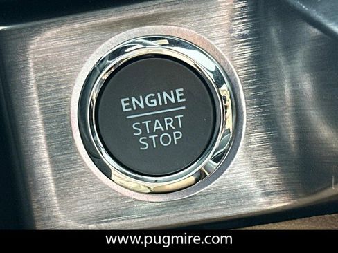 New 2025 Ford F250 Lariat w/ Chrome Package image 29