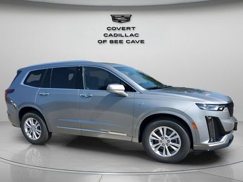 New 2025 Cadillac XT6 Luxury image 12