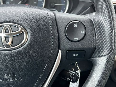 Used 2014 Toyota Corolla LE image 17