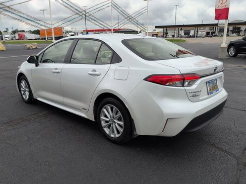 Used 2024 Toyota Corolla LE w/ LE Convenience Package AWD/4WD image 5