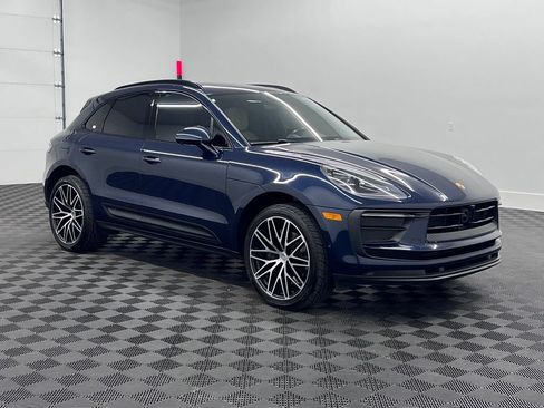 Used 2023 Porsche Macan Turbo AWD/4WD image 7