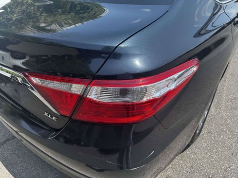 Used 2015 Toyota Camry XLE w/ Moonroof Package FWD image 11