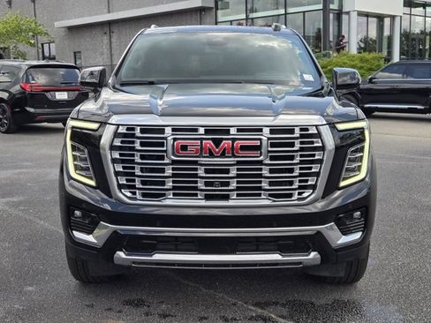 Used 2026 GMC Yukon XL Denali w/ Sun & Power Step Package AWD/4WD image 3