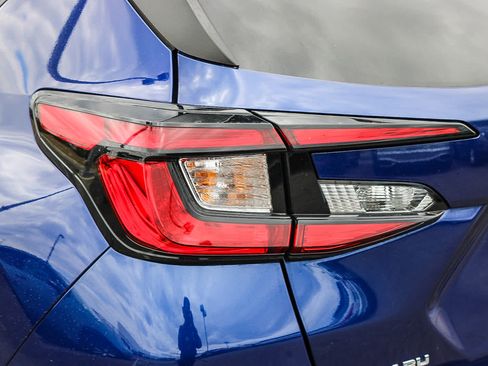 Used 2025 Subaru Crosstrek 2.5i Premium AWD/4WD image 8