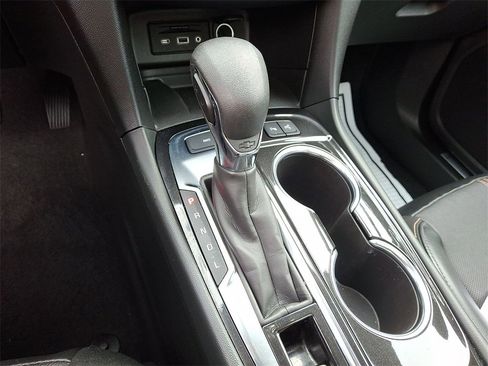 Used 2022 Chevrolet Equinox Premier image 12