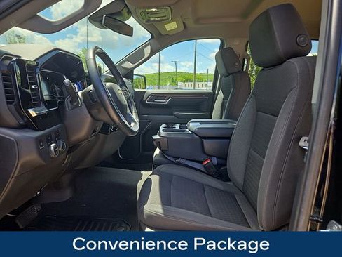 Used 2022 Chevrolet Silverado 1500 LT AWD/4WD image 2