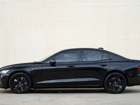 Used 2022 Volvo S60 T8 R-Design w/ Climate Package AWD/4WD image 9