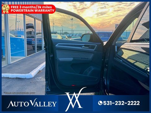 Used 2022 Volkswagen Atlas SEL R-Line AWD/4WD image 12