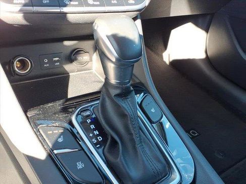 Used 2019 Hyundai Ioniq Plug-In Hybrid image 26