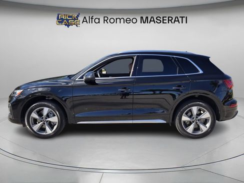 Used 2023 Audi Q5 2.0T Premium w/ Convenience Package image 3