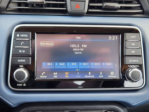Used 2025 Nissan Versa SV FWD image 17