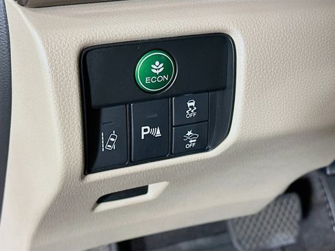 Used 2017 Honda Accord Touring image 17