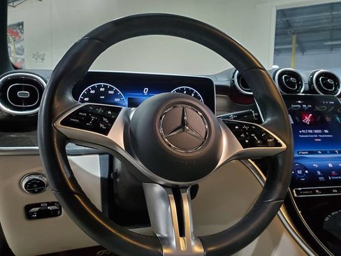 Used 2023 Mercedes-Benz GLC 300 image 25