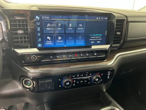 Used 2024 Chevrolet Silverado 1500 LT Trail Boss w/ Convenience Package II AWD/4WD image 18